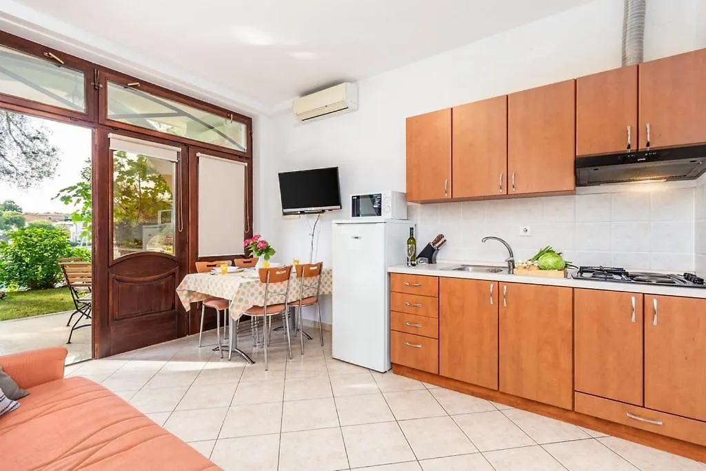 House Dinka With Pool Hotel Porat  Croatia