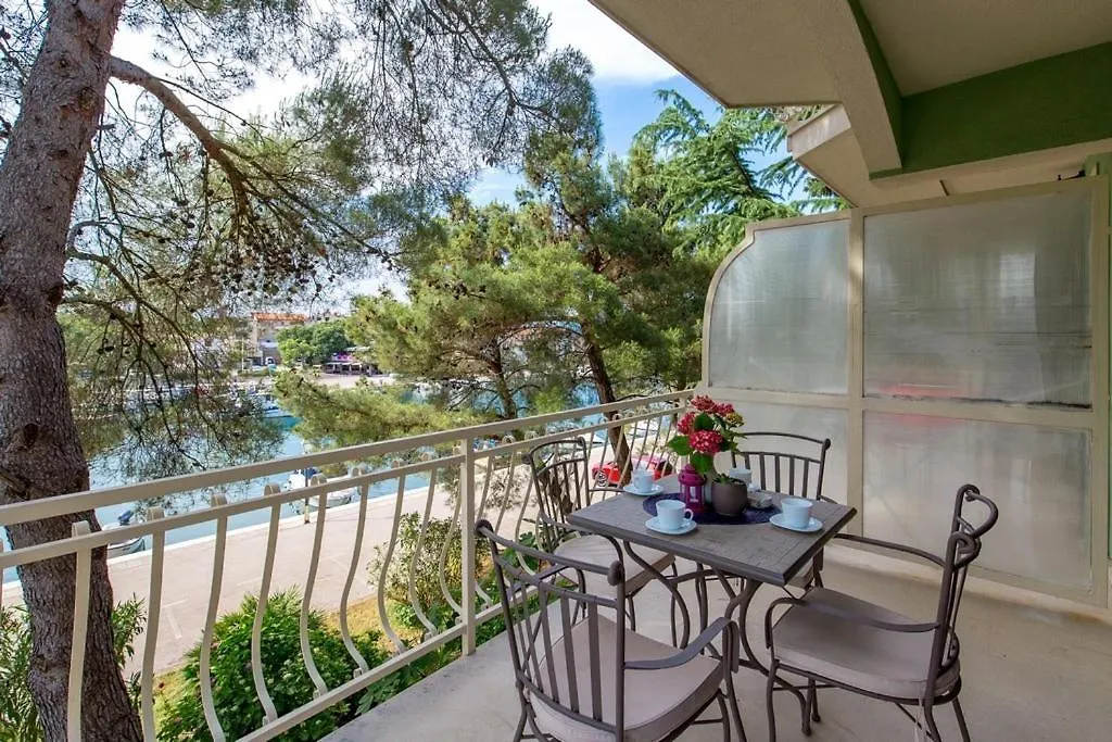 House Dinka With Pool Hotel Porat  Croatia