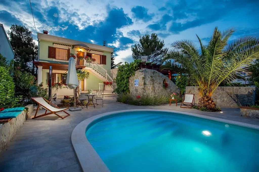 House Dinka With Pool Hotel Porat  Porat (Krk)