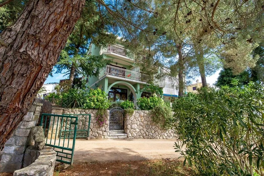 Guest house House Dinka With Pool Hotel Porat