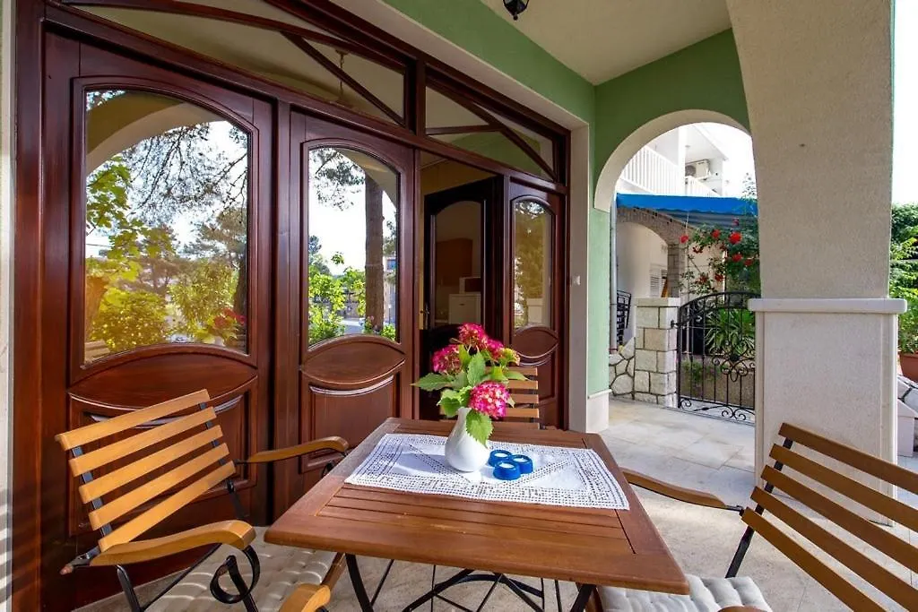 Guest house House Dinka With Pool Hotel Porat