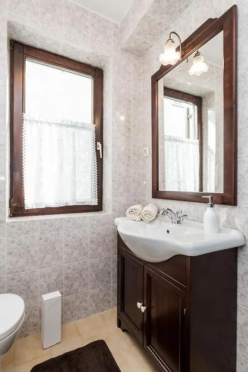 Guest house House Dinka With Pool Hotel Porat