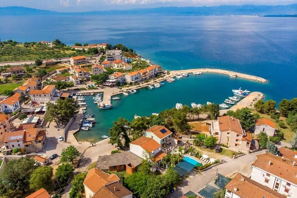 House Dinka With Pool Hotel Porat  Guest house Porat (Krk)