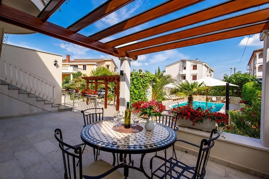 House Dinka With Pool Hotel Porat  Porat (Krk)