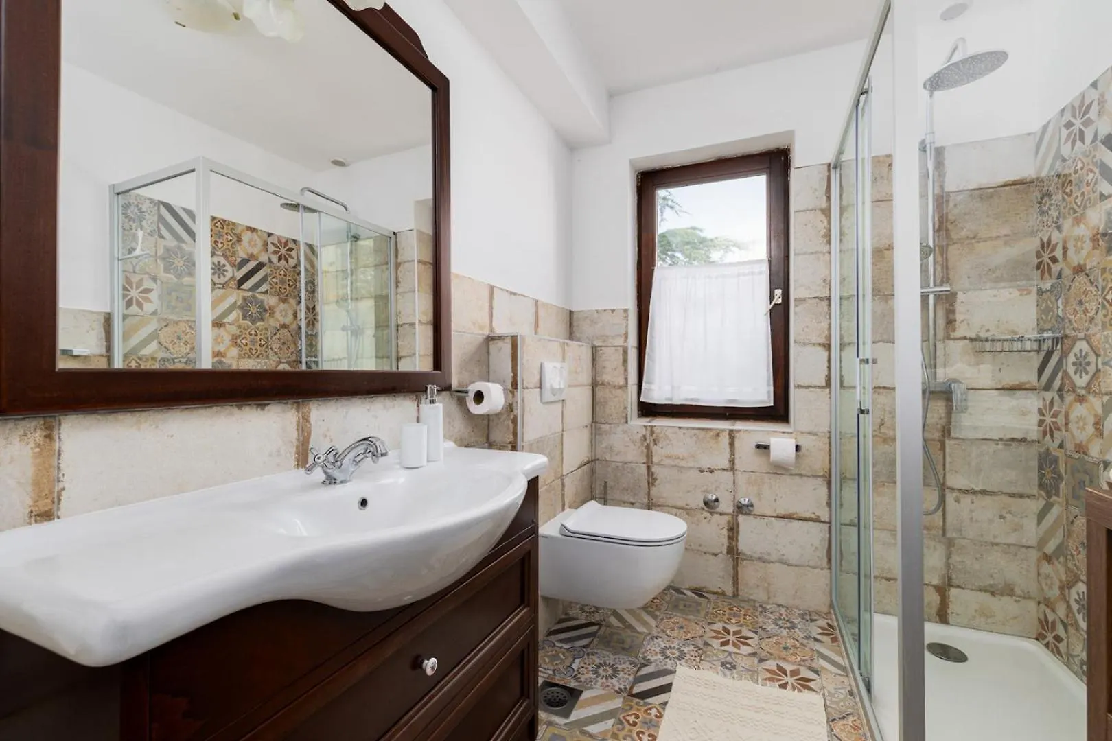 House Dinka With Pool Hotel Porat  Guest house