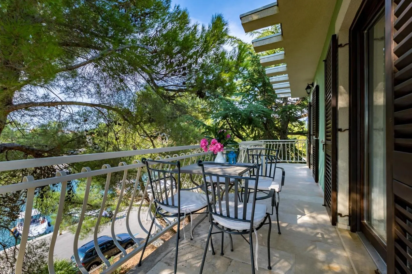 House Dinka With Pool Hotel Porat  Guest house