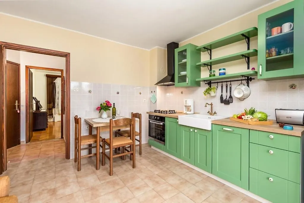 Affittacamere Hotel House Dinka With Pool Porat