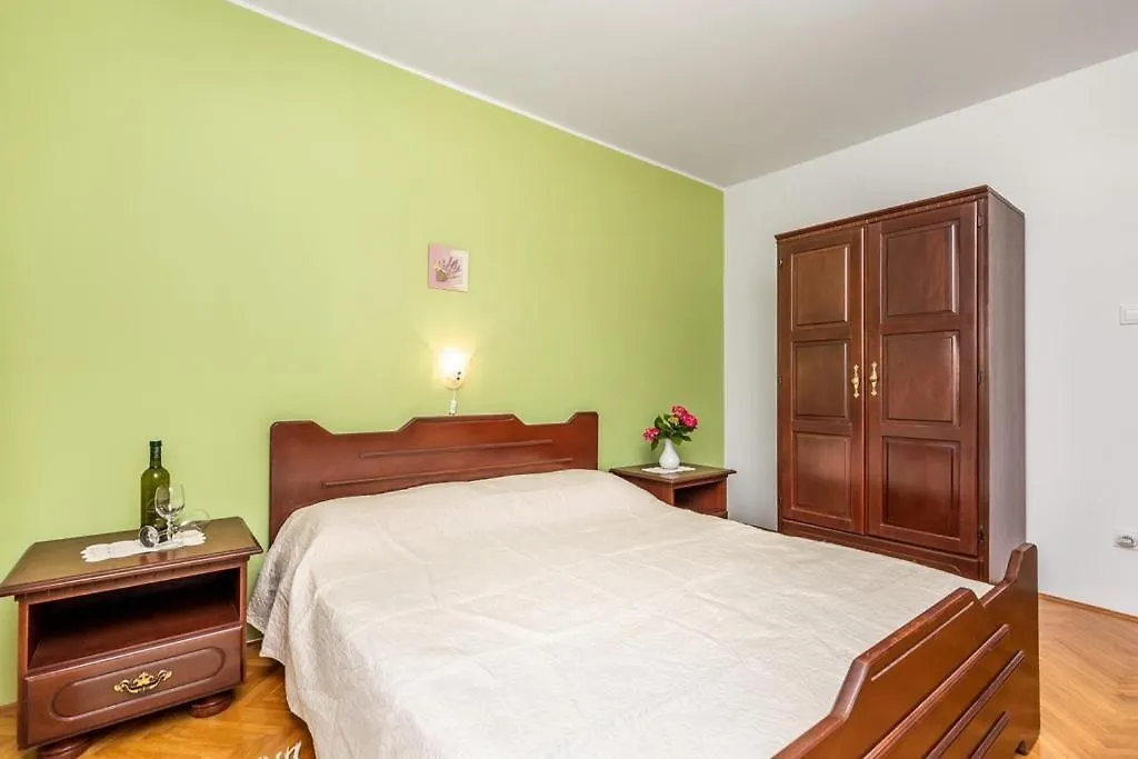 Hotel House Dinka With Pool Porat  Croazia